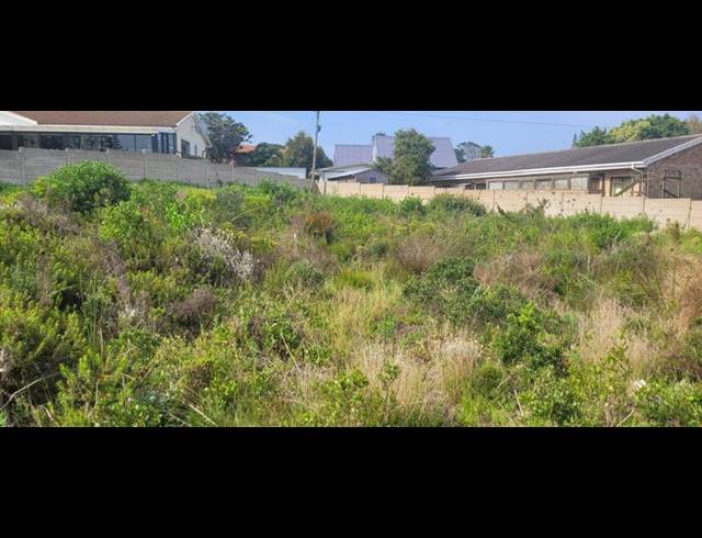 LAND FOR SALE IN DANA BAY